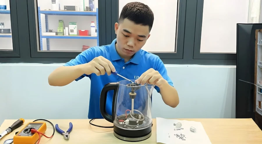 Sửa chữa b&igrave;nh thủy điện ấm si&ecirc;u tốc Vinh Nghệ An