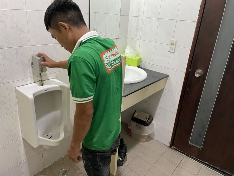 Sửa chữa bồn cầu, bồn tiểu nam nữ Vinh Nghệ An