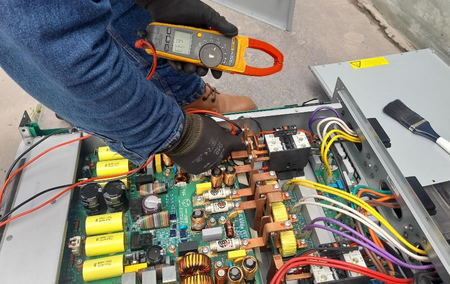 Sửa chữa bộ lưu t&iacute;ch điện &Uacute;PS Vinh Nghệ An