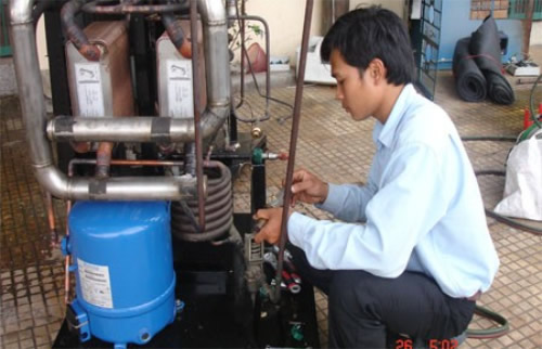 Sửa chữa m&aacute;y lạnh tại nh&agrave; Vinh Nghệ An