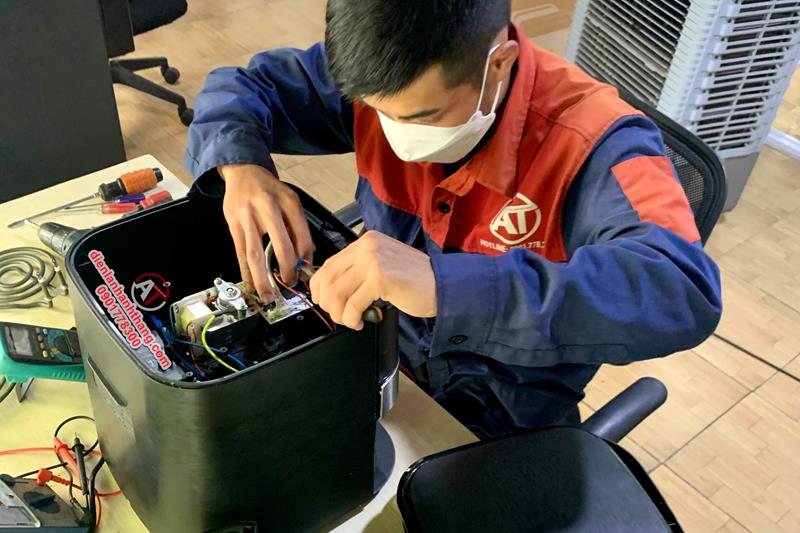 Sửa chữa nồi chi&ecirc;n nướng kh&ocirc;ng dầu Vinh Nghệ An